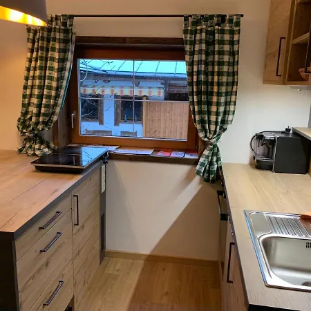 's Gasthaeusl Apartman