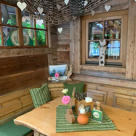 's Gasthaeusl Apartment *